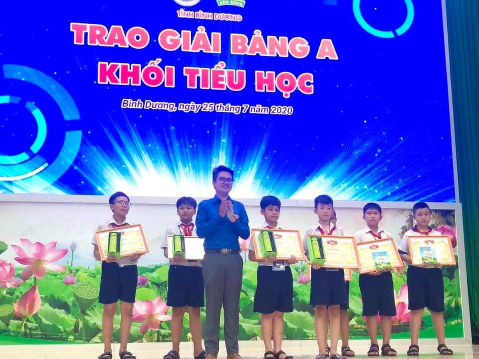 Xin chúc mừng em Hồ Y Thiên Đạt - Lớp 5/4 trường TH Chánh Phú Hòa đã suất sắc đạt giải nhì bảng A tại Hội thi Tin học trẻ tỉnh Bình Dương lần thứ XXIV - năm 2020.
